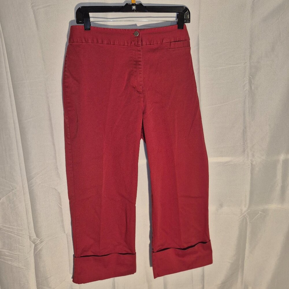 Chicos Ladie's cropped pants, Cuffs, Fushia color in size 3.5 (34" waist)